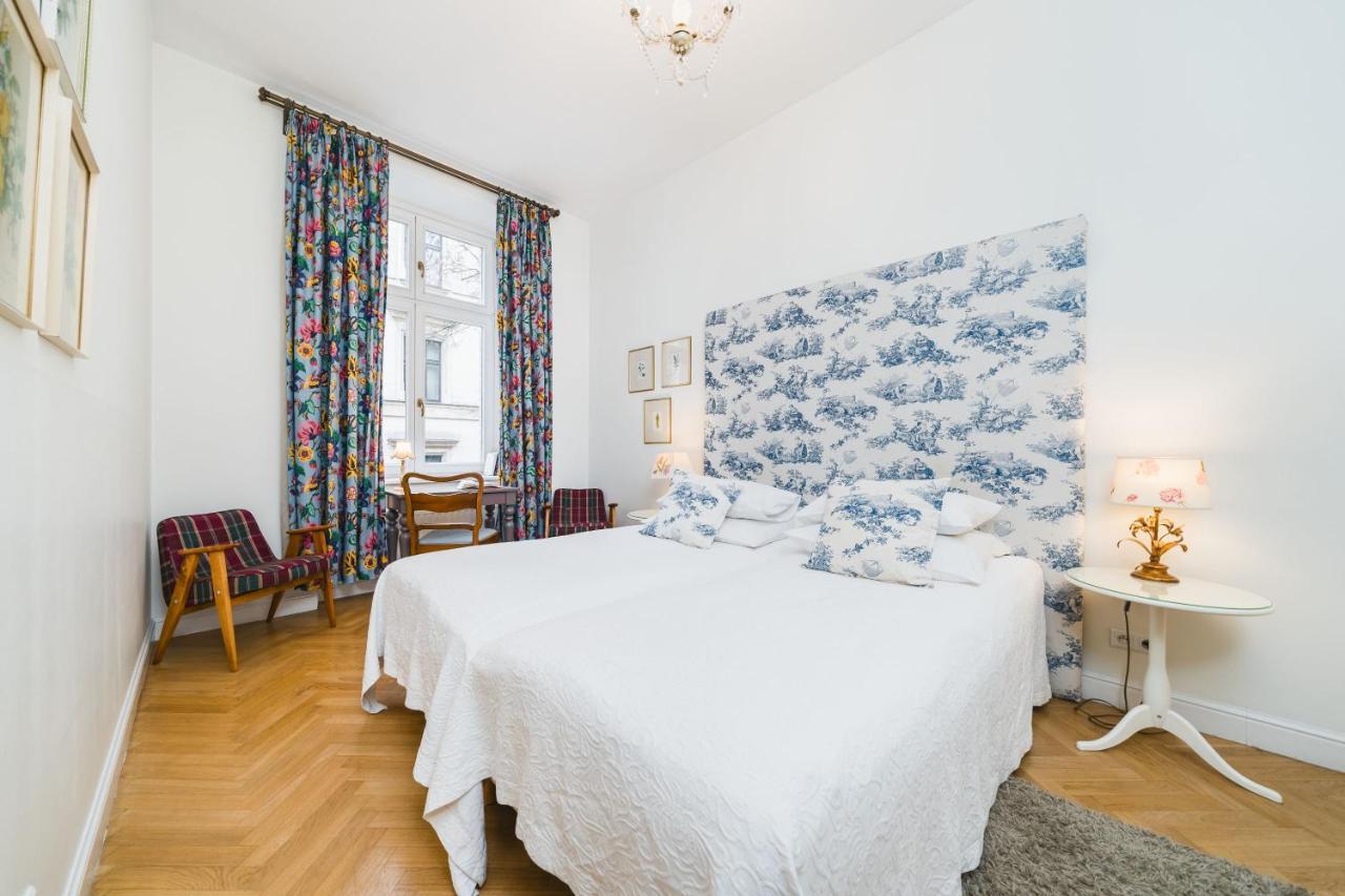 Classy Old Town Suites - By Upstairs Cracóvia Exterior foto