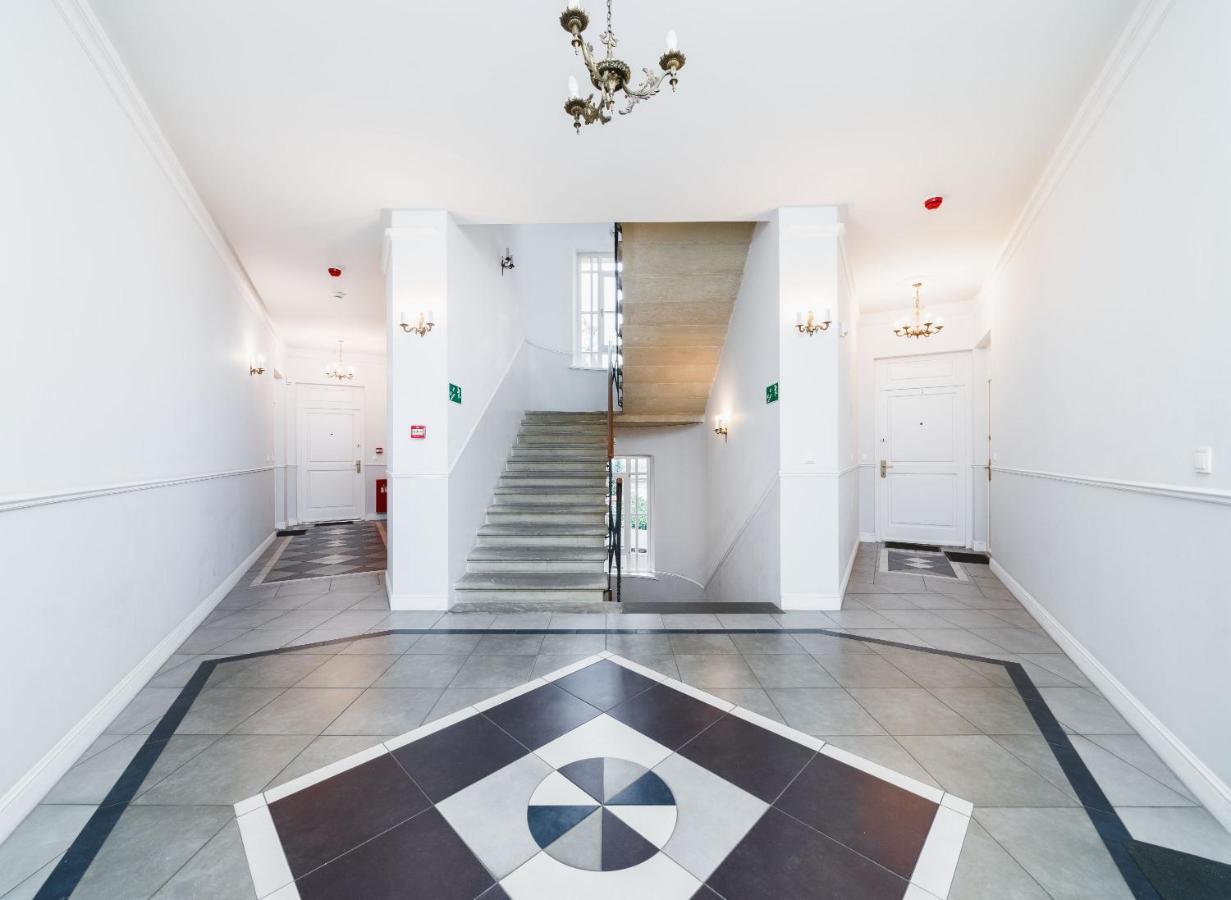 Classy Old Town Suites - By Upstairs Cracóvia Exterior foto