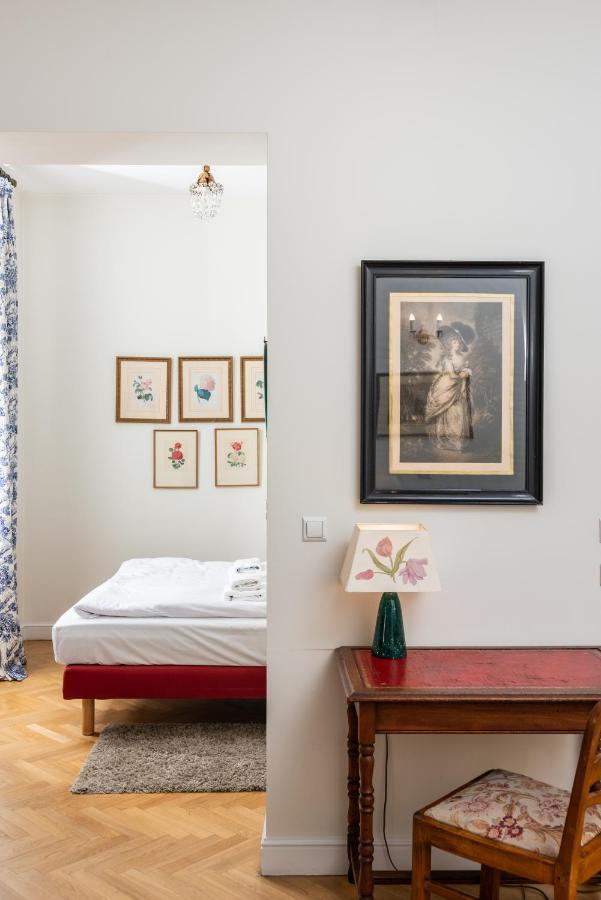 Classy Old Town Suites - By Upstairs Cracóvia Exterior foto
